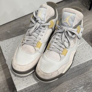 Jordan Sneakers in Light Gray and Mustard